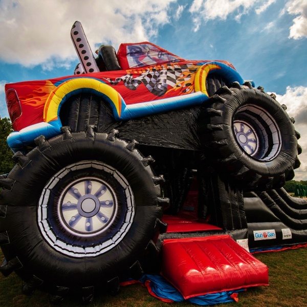 Felfújható attrakció Monster Truck - csúszda