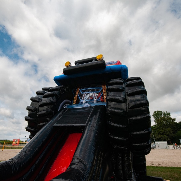 Felfújható attrakció Monster Truck - csúszda
